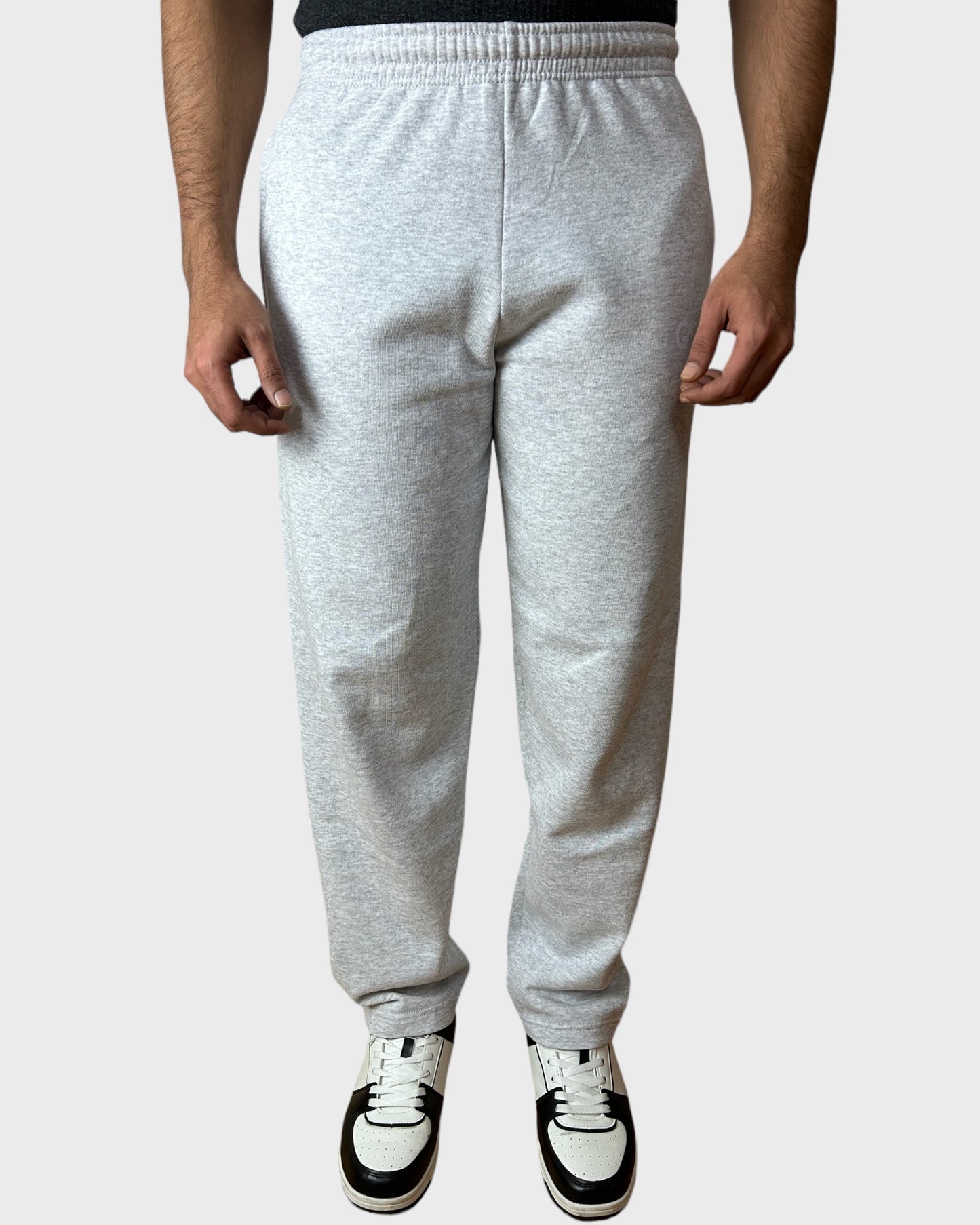 STRAIGHT LEG SWEATPANTS IN GREY