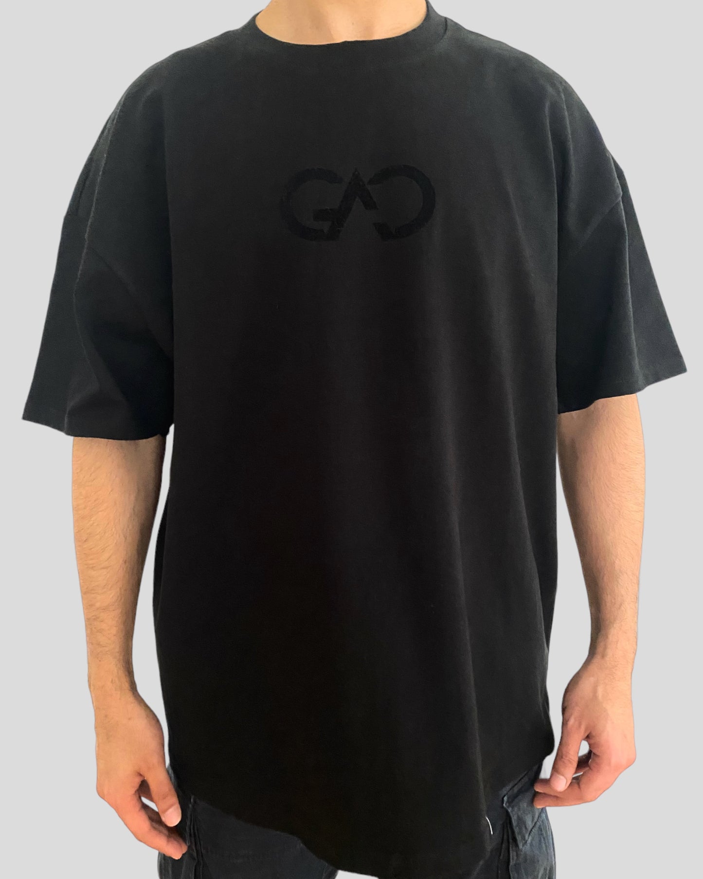 OG GAC LOGO TEE IN BLACK